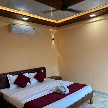 Sahil Beach Resort Alībāg Buitenkant foto